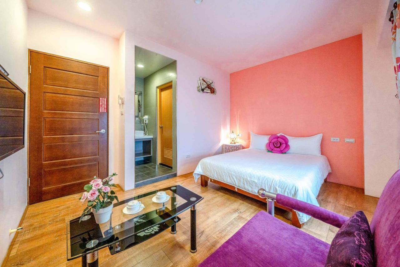 Aurora Castle Guest House Luodong Bagian luar foto