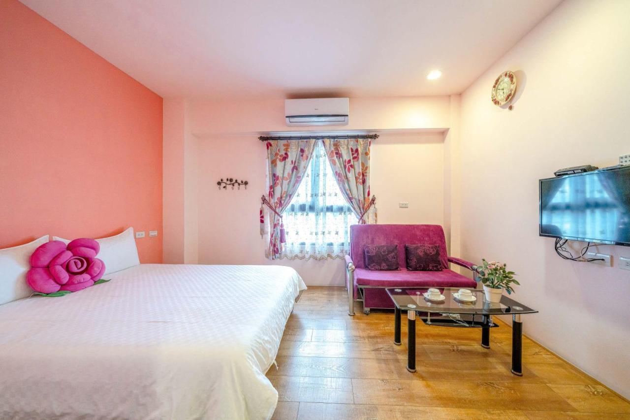 Aurora Castle Guest House Luodong Bagian luar foto