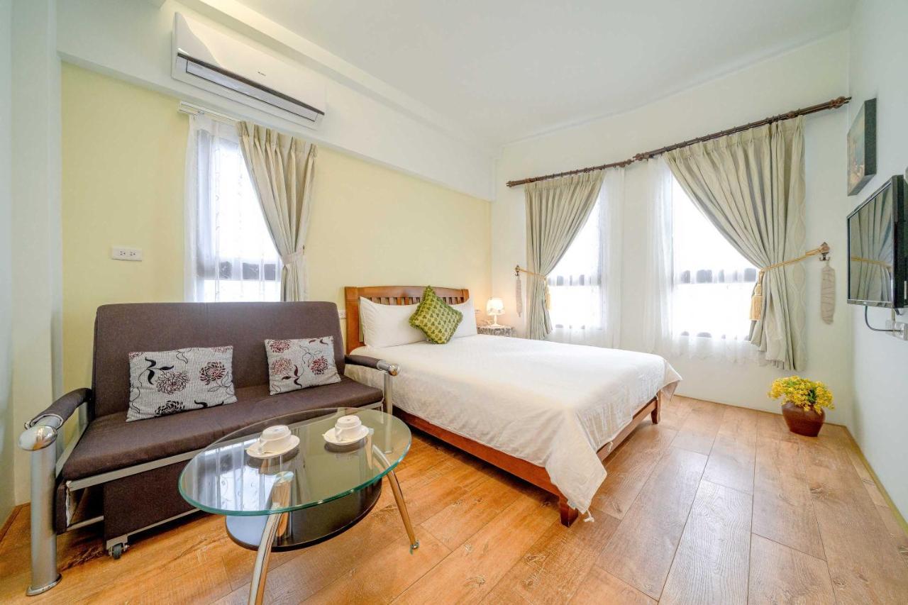 Aurora Castle Guest House Luodong Bagian luar foto