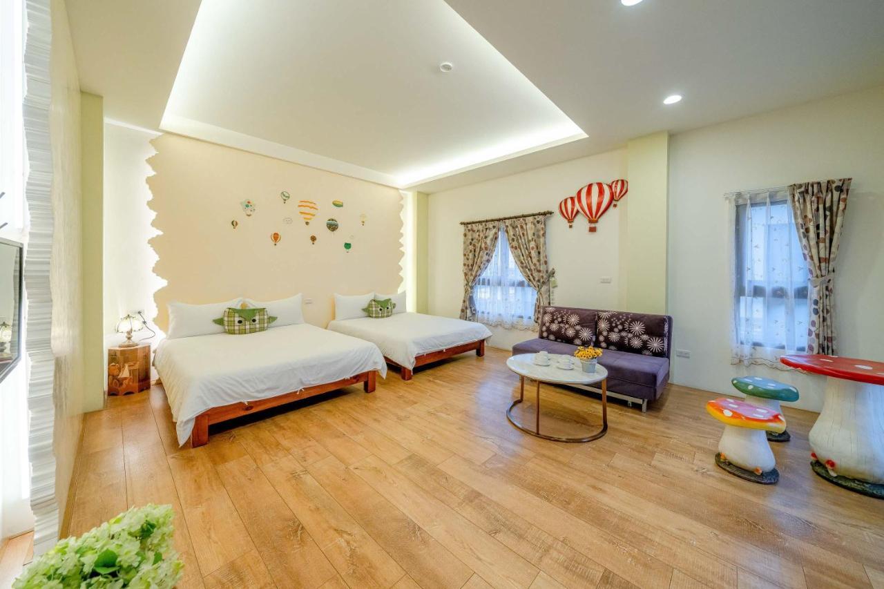 Aurora Castle Guest House Luodong Bagian luar foto
