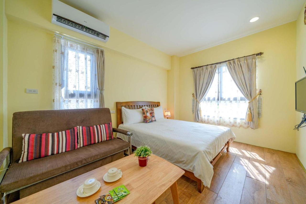 Aurora Castle Guest House Luodong Bagian luar foto